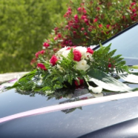 Décoration florale de la voiture