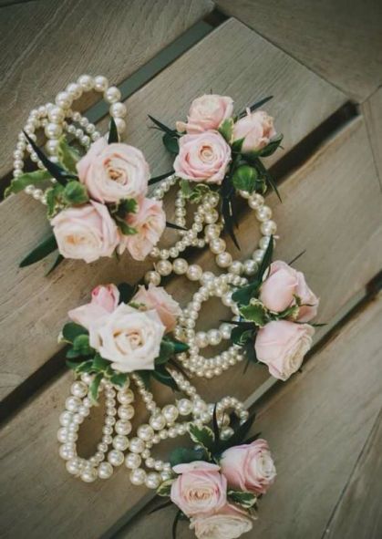 Bracelet fleuri pour la mariée ou ses témoins