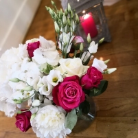 Bouquet d'hortensias, de roses et de lisianthus